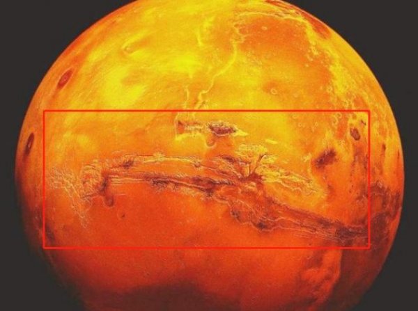 太陽系中最大的峽谷，水手峽谷有4500千米長