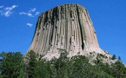 世界上最難攀登的山，魔鬼塔只有264米高
