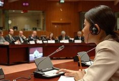 十大女生冷門又高薪的職業(yè)，同聲傳譯居首位