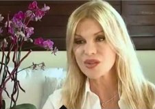 世界上整容最多的女人是誰？辛迪60歲仍然如少女
