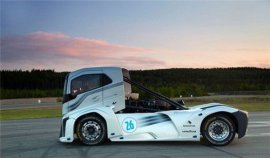 世界上跑得最快的卡車，跑完1公里僅需21.29秒