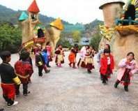 最奇怪的“矮人村”：村民5歲左右就停止生長