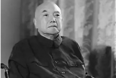 中國十大上將排名：許世友居第六，蕭克居第一