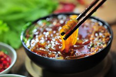 中國十大特色街邊小吃，酸辣粉肉夾饃雙雙入榜