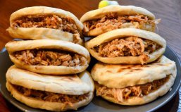 陜西本地10種特色風(fēng)味小吃，臘汁肉夾饃領(lǐng)銜榜單