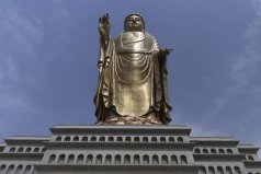 我國(guó)十大著名的佛像建筑，中原大佛高達(dá)208米