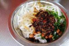 貴州的八大奇葩美食：酸粉、鹽酸、豆腐果均榜上有名