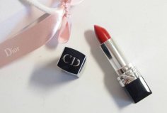 十大口紅品牌排行榜：迪奧、香奈兒排在前兩位