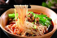 四川十大特色美食，擔(dān)擔(dān)面、鐘水餃、紅油抄手位列前三