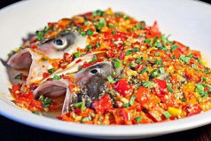 湘菜十道著名菜名，剁椒魚(yú)頭、辣椒炒肉排前兩位