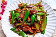 去湖南必吃的6道美食，剁椒魚(yú)頭、辣椒炒肉位列榜首